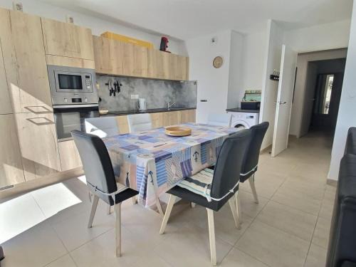 Serignan Apartment | Appartement avec terrasse à 450m de la plage