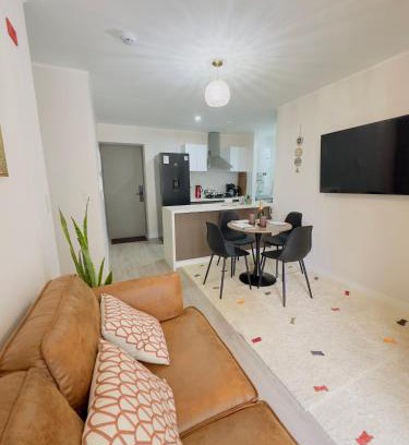 Leuro Apartment | APPARTEMENT CHIC MIRAFLORES Paradis