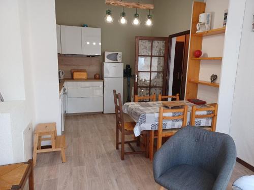 Albiez-le-Vieux Apartment | Appartement confortable T2, 32m², Au pied des pistes - 5 pers, Albiez-Montrond - FR-1-618-35