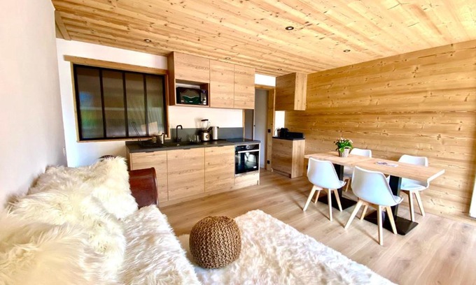 Megeve Apartment | Appartement cosy avec 2 chambres, balcon et piscine - Proche du centre de Megève - FR-1-453-282
