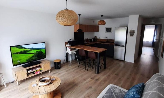 Houdemont Apartment | Appartement rénové totalement - Vue sur jardin - 52 m²