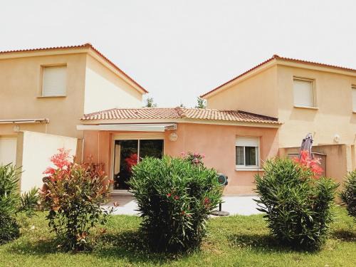 Moriani-Plage Apartment | Appartement T2 bord de mer/piscines