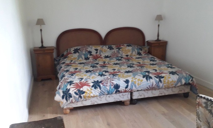 Brelidy Apartment | Appartement vue sur le Parvis du Château