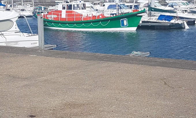 Etel Apartment | Appartement vue sur le Port de Plaisance et la ria