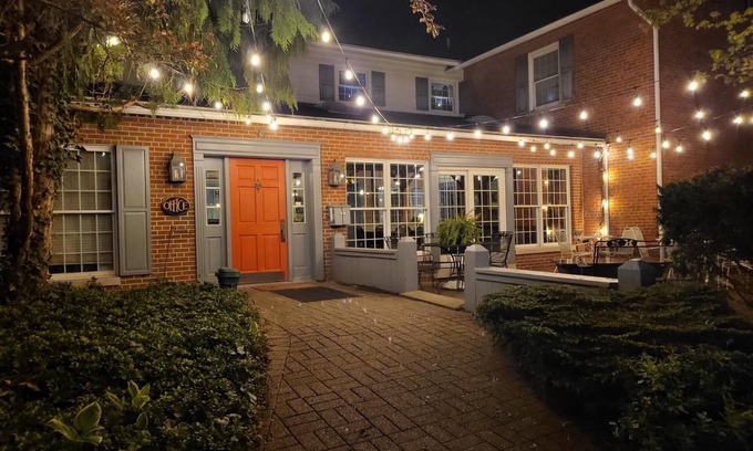 Slippery Rock House | Applebutter Inn