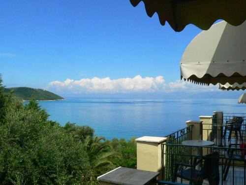 Apraos House | Apraos Bay Hotel In Kalamaki Beach- a peaceful area with great sea view