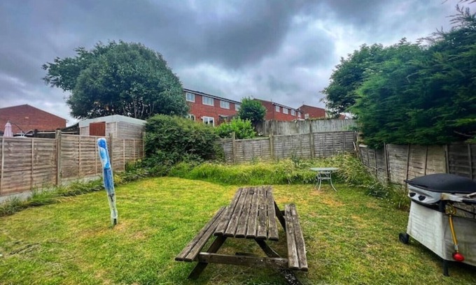 Brackley Apartment | Apt 3: Comfortable private flat
