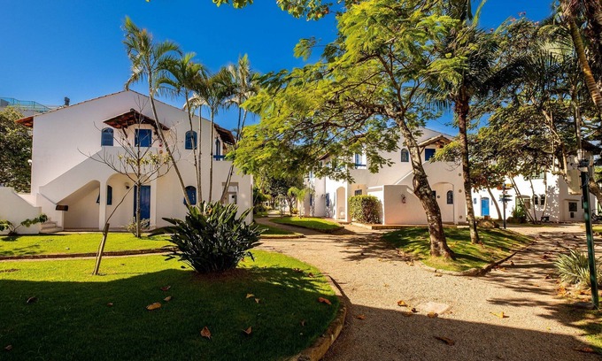 Ponta das Canas Apartment | Apt Beautiful Condominium Foot on the Sand Rpb038