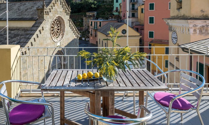 Manarola Apartment | Apt. Casa Duomo - Arbaspàa - Large apartment with terrace in Manarola