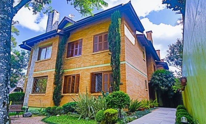 Gramado Apartment | Apt in the heart of the center of cozy Lawn with heating, WIFI and NETFLIX
