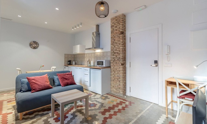 La Petxina Apartment | ☙ Apt. with Antique Floor & lots of Sun Light ❧