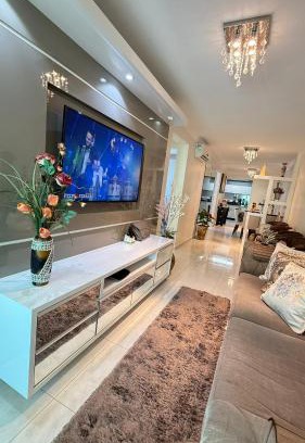 Piratuba Apartment | Apto dos Antúrios-3 Quartos- Apto espaçoso, confortável com sacada de frente pra avenida principal