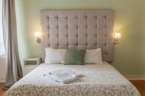 Lisbon Old Town House | Aquilla's Family Room 103 by Mycelia