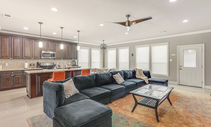 Arabi House | Arabi Home w/Deck: 7 Mi to Downtown New Orleans!