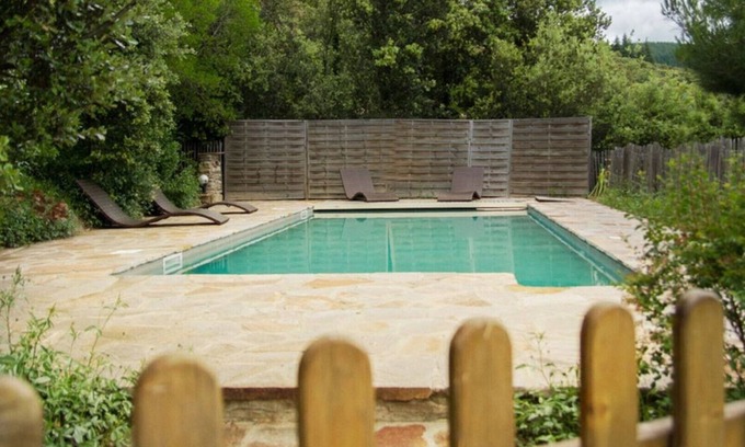 Premian House | ARAMON: 5-bed gîte 75 m2 landscaped garden 4000m2 in Regional Park