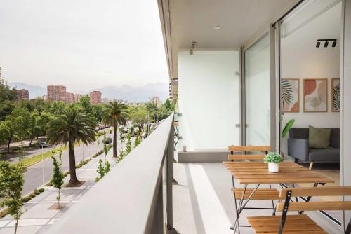 Apoquindo Apartment | Araucano Park Luxe Pool and Gym 1BR Exec Suite