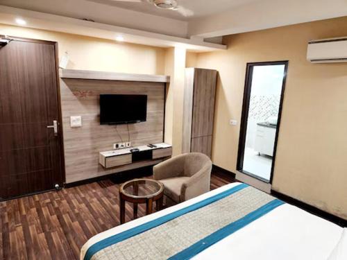 D6 Bed & Breakfast | Aravali Residency B&B