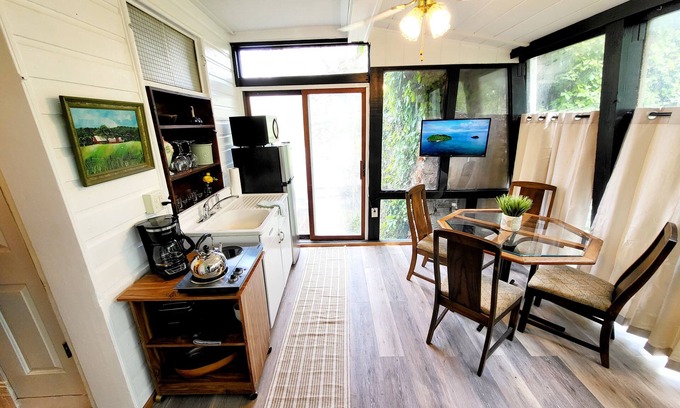 Frederick Apartment | Arboretum Suite in the historic Manor House!