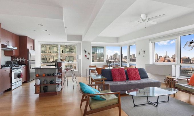 Williamsburg Apartment | Architect designed 2-bedroom apartment with unbelievable views. All amenities.