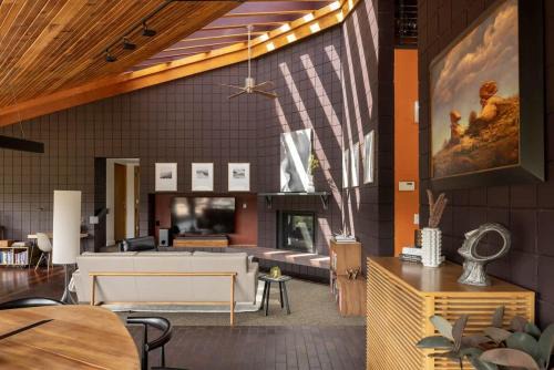 Golden House | Architects Dream Home - Secluded Mountain Retreat