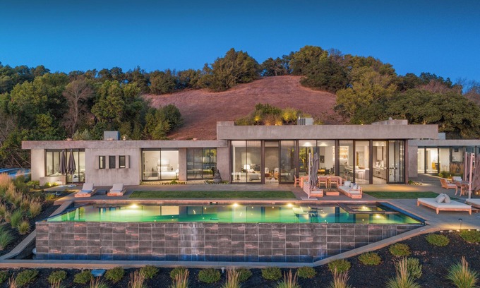 Napa House | Architectural Masterpiece in Wine Country