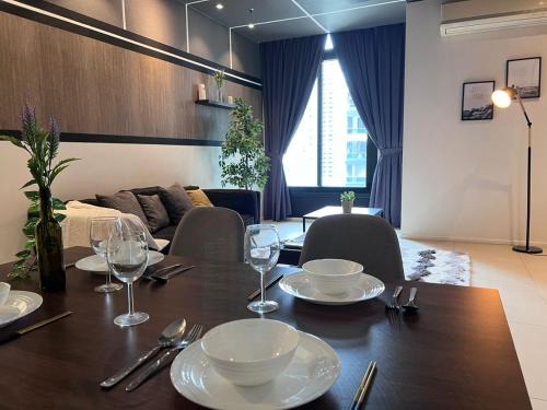 Mont Kiara Apartment | Arcoris Soho 1-4PAX COZY HOME
