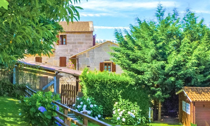 A Lama House | Are you dreaming of dream vacation in the house with pool?