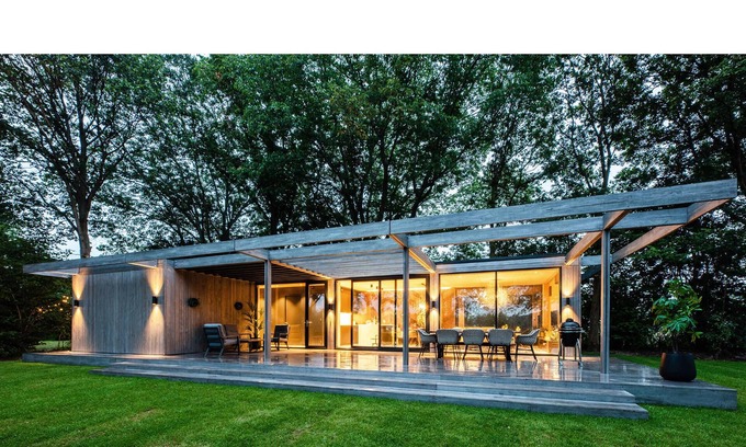 Maasbree House | Are you looking for a relaxing getaway close to the water? Then this vacation home might be for you.