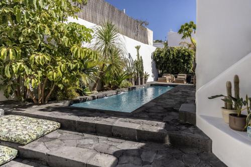 Megalochori Villa | Arithera Villa in Santorini