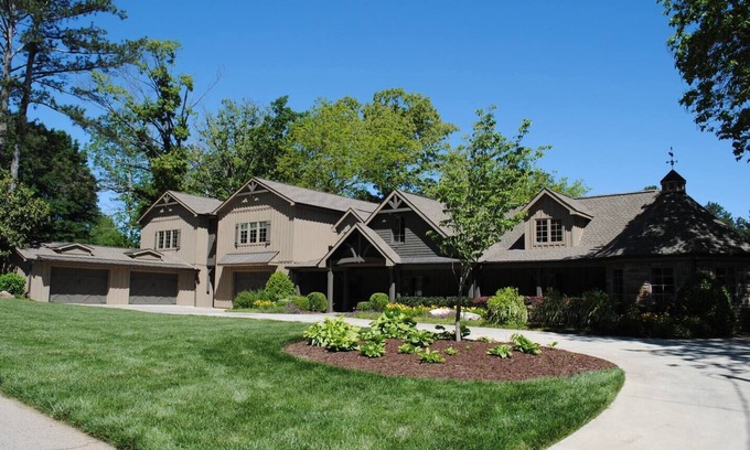 Gainesville Apartment | Ark On Lake Lanier | Reunions | Corporate Retreats