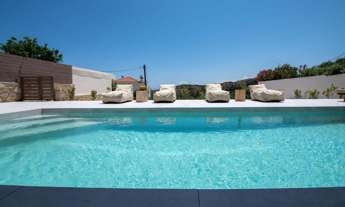 Afrata Villa | Armour Eclectic Villa