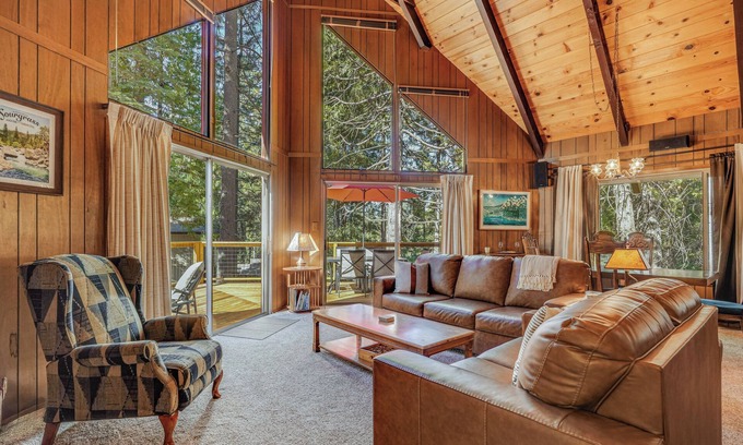 Arnold Cabin | Arnold Chalet Near Town & Calaveras Big Trees!