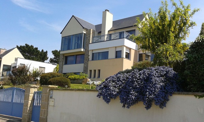 Erquy Villa | Arquitect´s villa with guest house, covered pool with heating