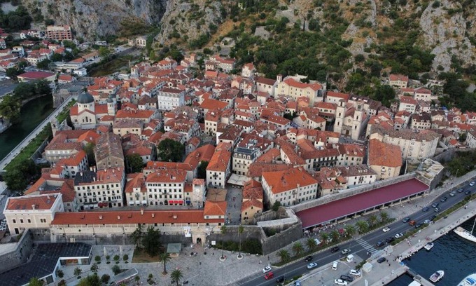 Skaljari Other | Art House 001