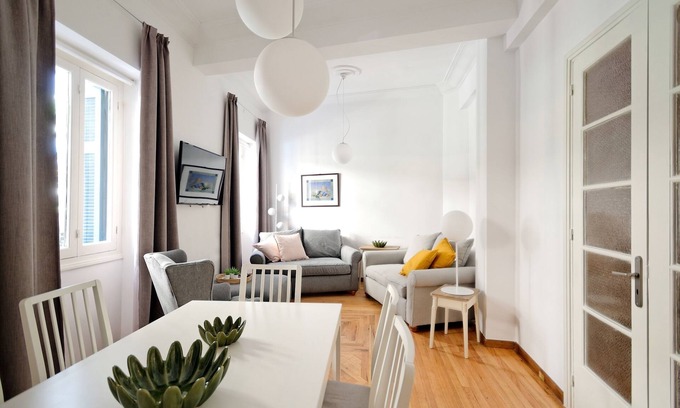 Pangrati Apartment | Art in Athens Suite