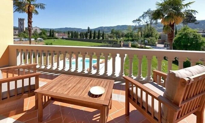 Camaiore Villa | Art nouveau villa, private pool, garden, few steps from the center.