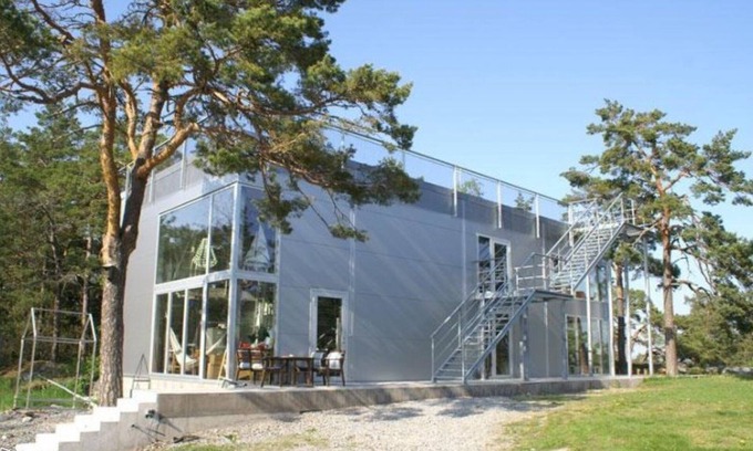 Saltsjobaden Apartment | Artist's villa in the Stockholm archipelago with sea views on three sides