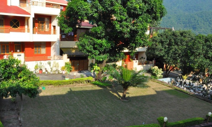 Rishikesh Cottage | Artistically Designed Room near Ganga Vatika