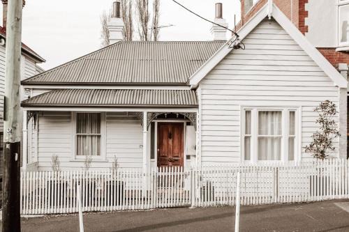 Hobart Central Business District House | artstay Hobart 1890s inner city cottage