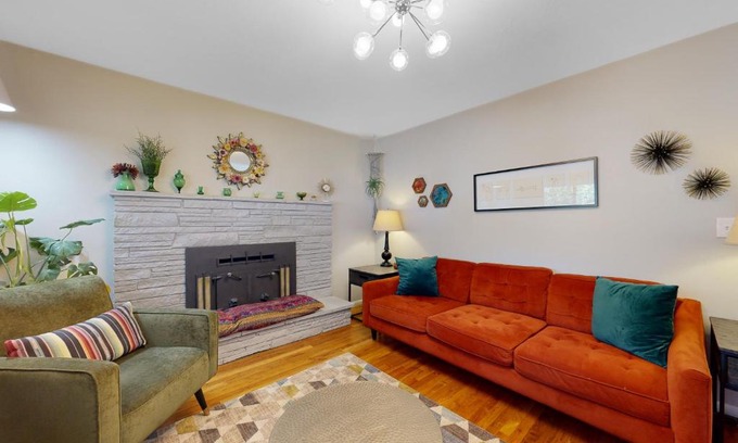 Franklin - Randolph House | Artsy Bench Abode