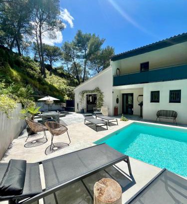 Saint-Etienne-du-Gres Bed & Breakfast | Arty Provence, vue, calme et piscine chauffée dans les Alpilles proche St-Rémy-de-Provence