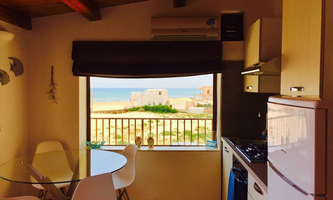 Donnalucata Apartment | Arundo Domus - house a step away from the sea of Donnalucata