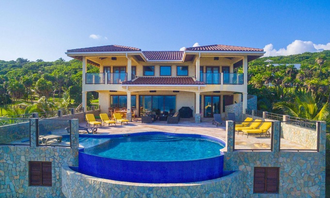 Lighthouse Estates House | As seen on HGTV! Stunning Luxury Waterfront Home Minutes From West Bay Beach