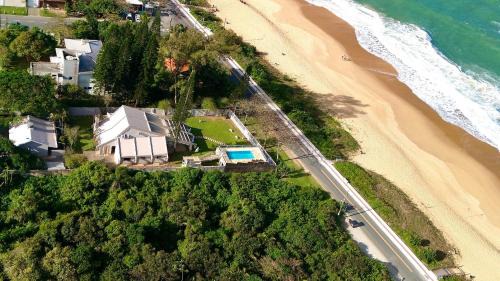 Estaleiro House | ASA | Casa de Pedra | Pé na Areia | Piscina | BC