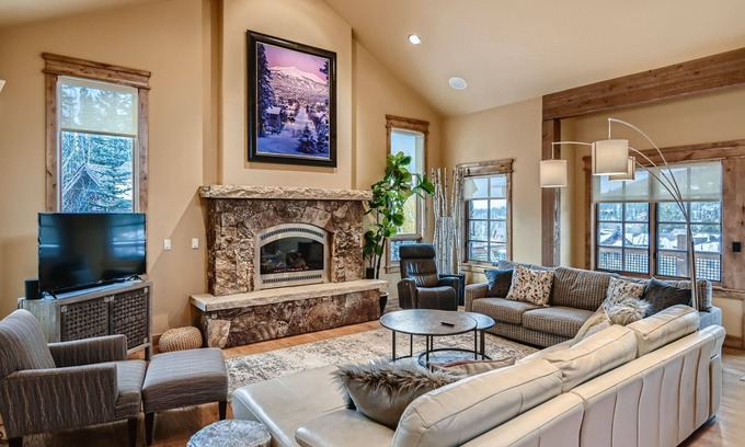 Corkscrew Flats House | Aspen Grove Chalet: Private Hot Tub, Fire Pit, Pet-Friendly, Near Downtown