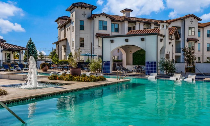 McNeil Apartment | Astonishing Cozysuites on I-35 w Pool Parking 07