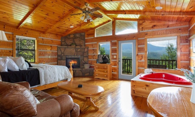 Gatlinburg - Pigeon Forge Cabin | Astonishing Views Mt. Leconte/3.5 Miles 2 DwTn Gat