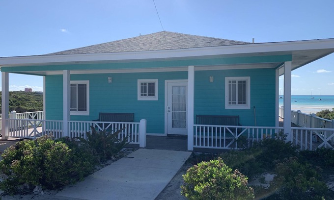 Black Point House | Astoundingly Pure and Blue Ocean View- Quiet and Serene Vacation Spot Awaits You