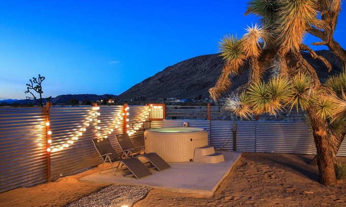 Landers House | Astra House - Fire Pit, Bbq & Dark Skies! 2 Bedroom Home by RedAwning