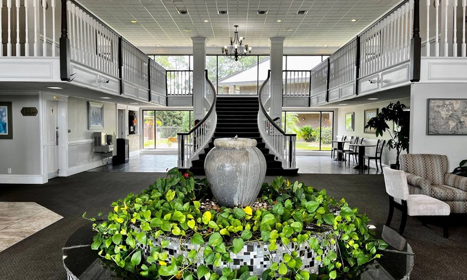 Brent Hotel | At Home Inn & Suites